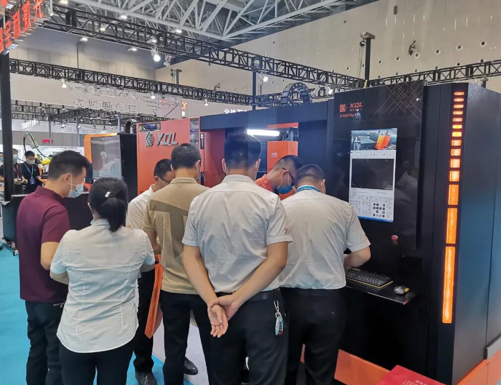 廣東（佛山）工博會丨鑫全利激光新品亮品接受政府領(lǐng)導(dǎo)及各大新聞媒體視察和采訪！