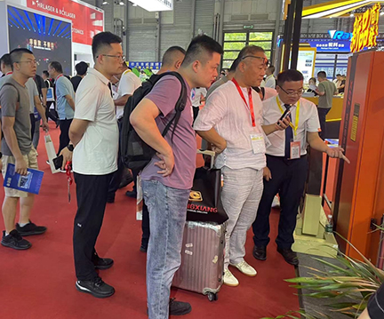 直擊上海埃森焊接展丨鑫全利展會第一天，人流如織，精彩不斷！