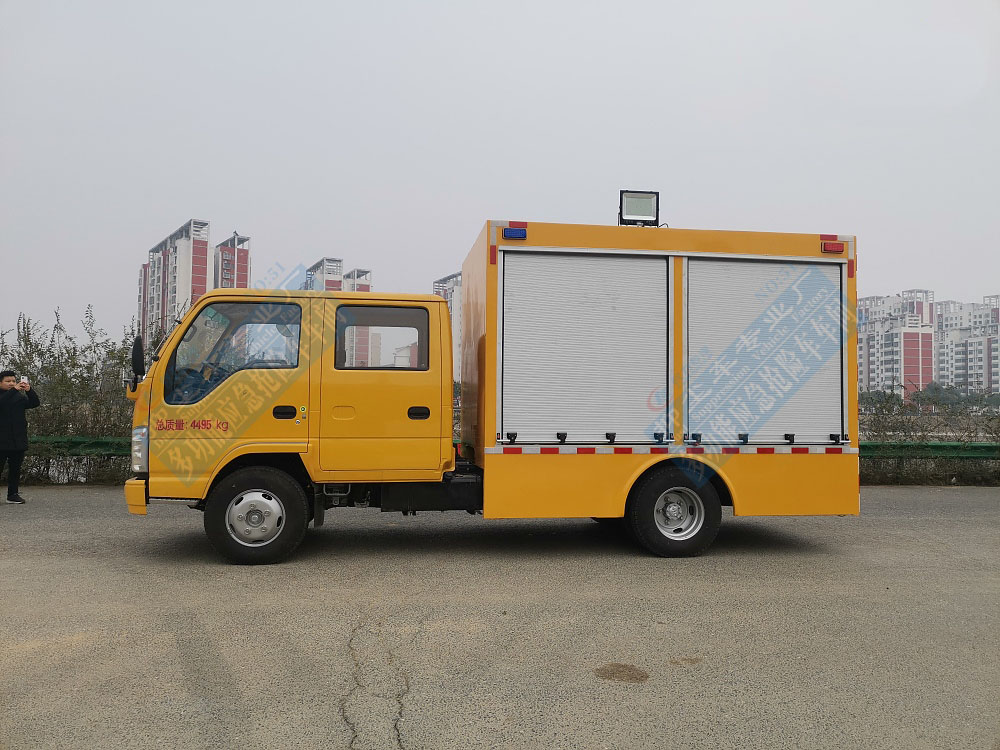 慶鈴雙排座工程救險(xiǎn)車1000-2000m3/h