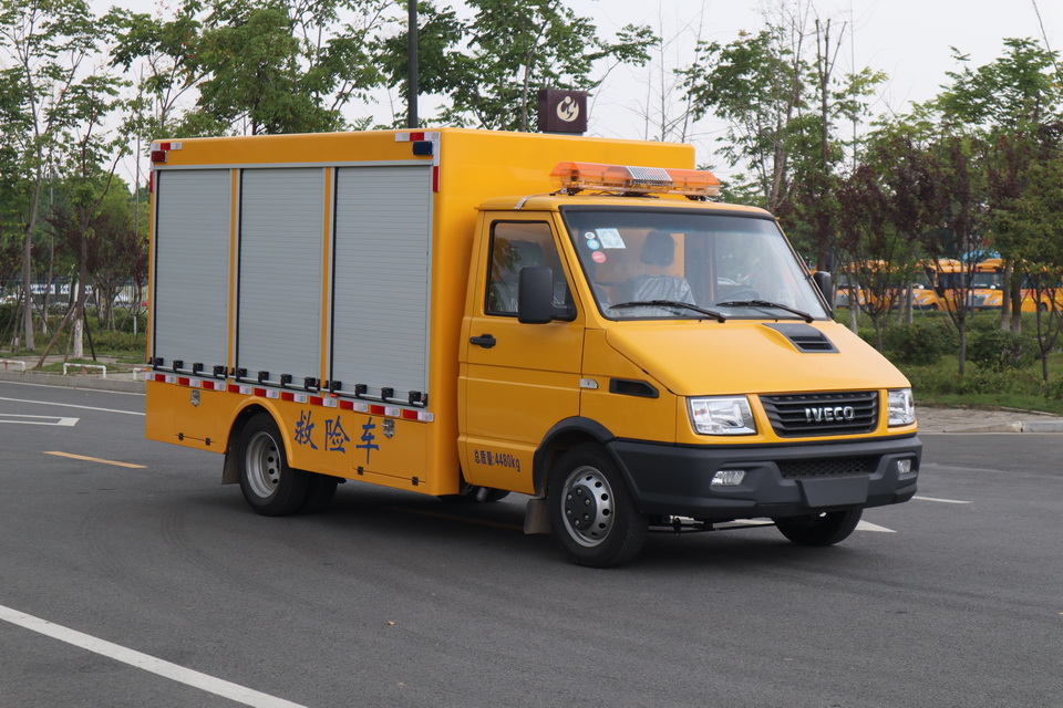 依維柯工程救險(xiǎn)車(chē)